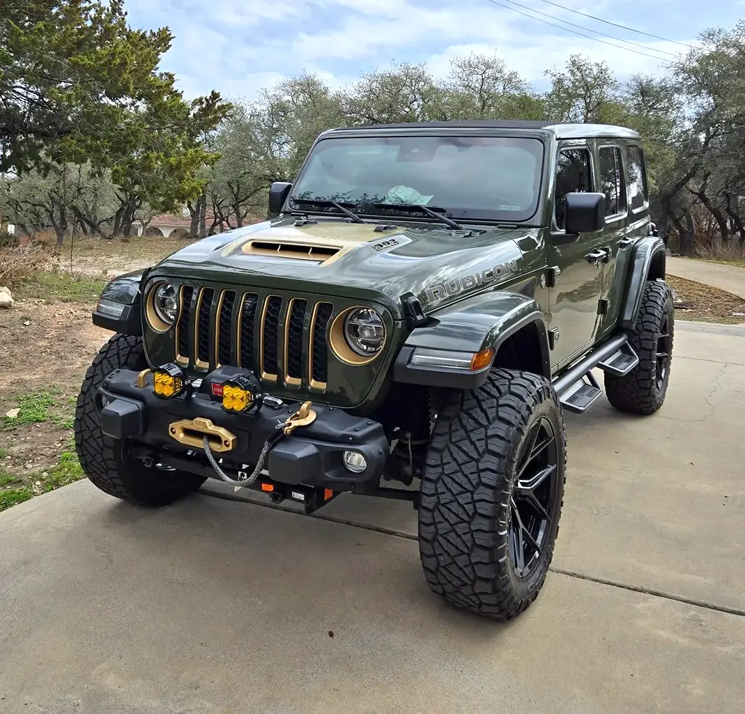 Jeep Wrangler JL Bronze accents added on 392 1052689-7154a9df2a77ec8aee78049f135a189f