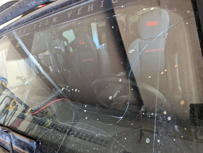 Jeep Wrangler JL Windshield Cracked While Driving 1771782180516-xh