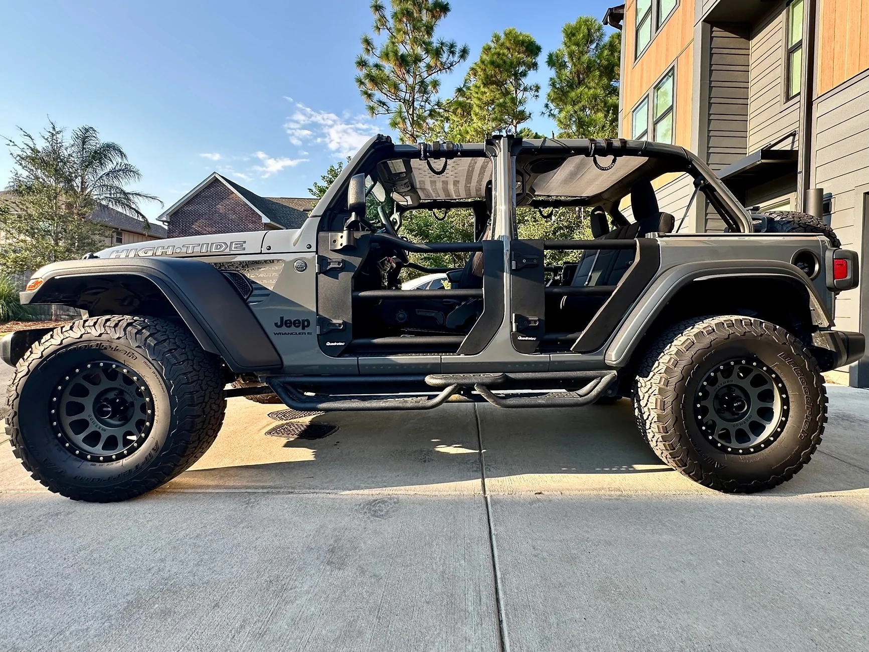 Jeep Wrangler JL Alien vs Spiderweb Sunshades IMG_1999
