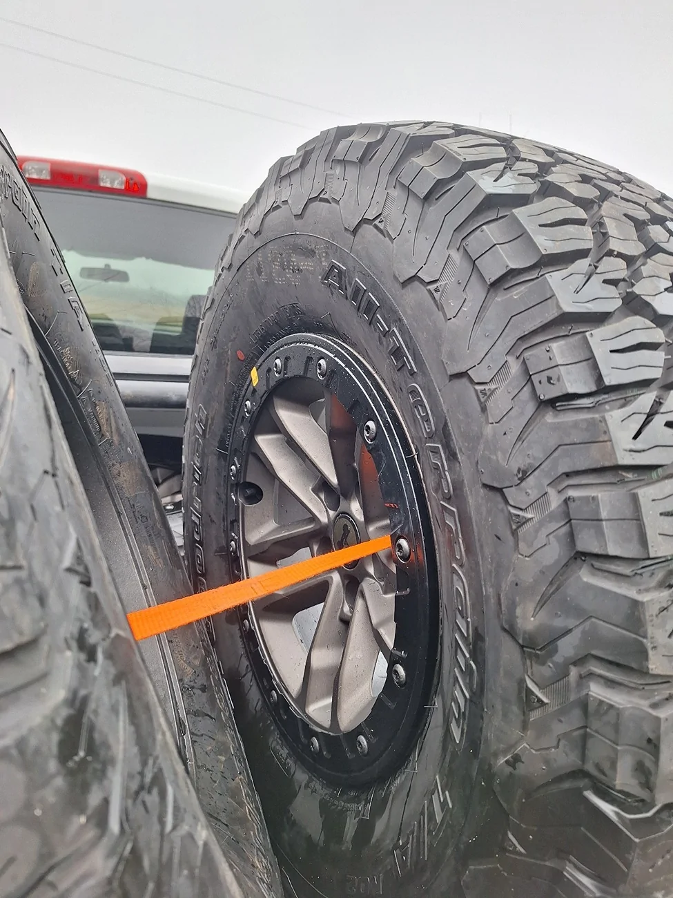 Jeep Wrangler JL Bronze 392 wheels center cap options? 20260306_165849