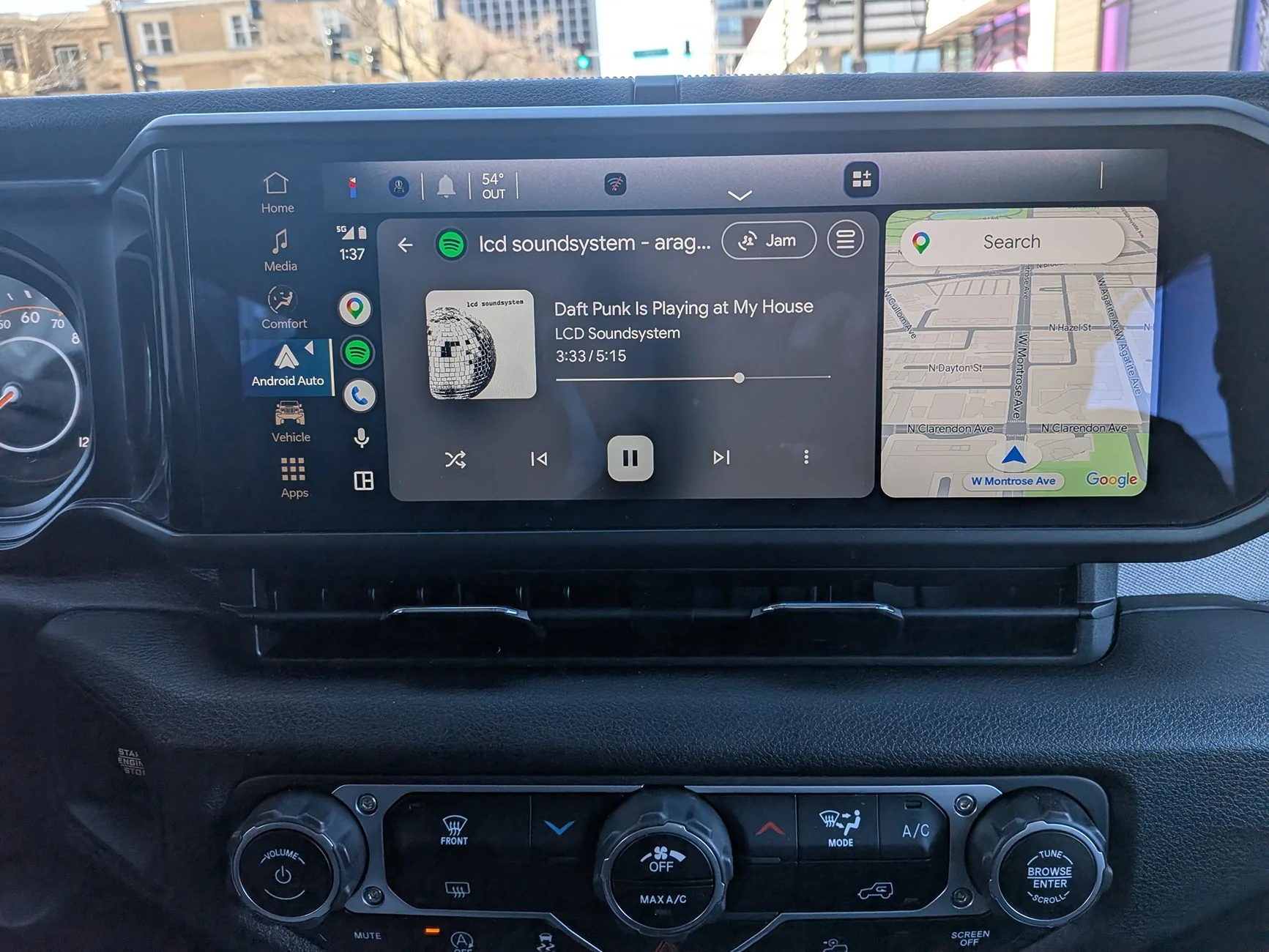 Jeep Wrangler JL 2025 Uconnect? PXL_20260308_183759491