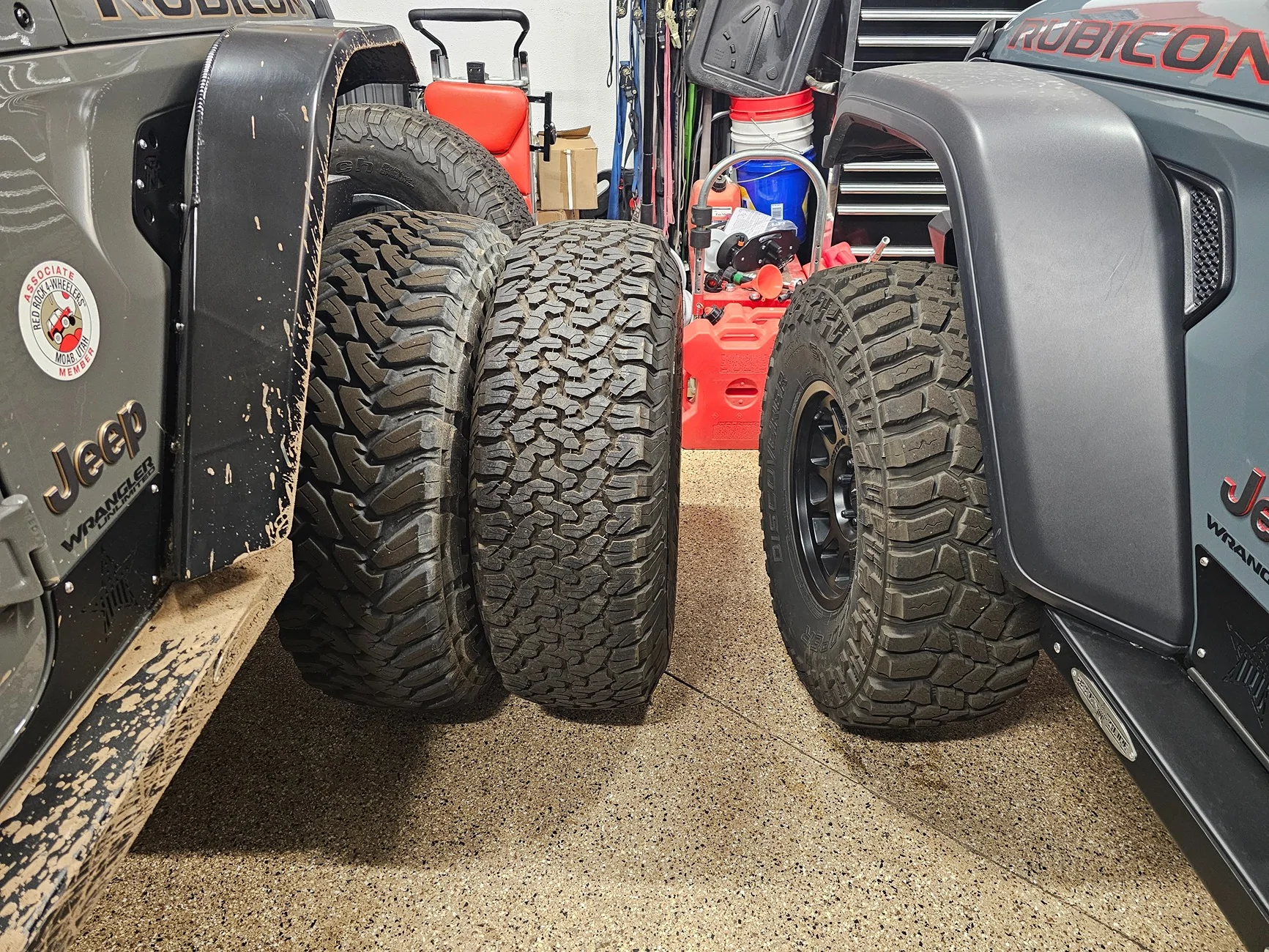 Jeep Wrangler JL 39" BFGs  Any comparison pix with a 37? TIres