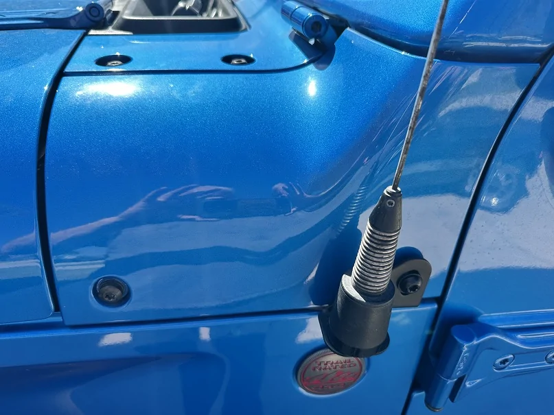 Jeep Wrangler JL When Installing GRMS Antenna what is this connector for? JEEP-GRMS-01