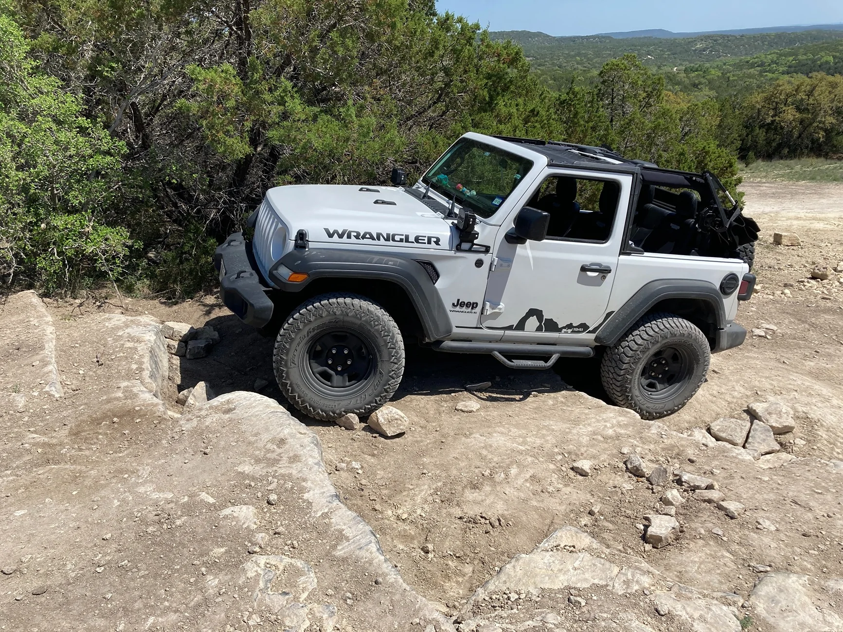 Jeep Wrangler JL ROll bar covers? ANy idea? IMG_0482
