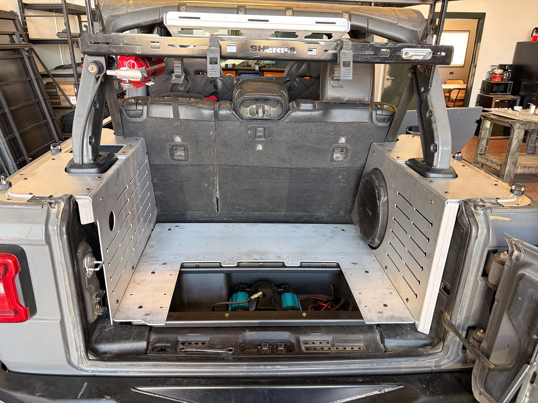 Jeep Wrangler JL Show us your Jeep's rear storage setups IMG_1652