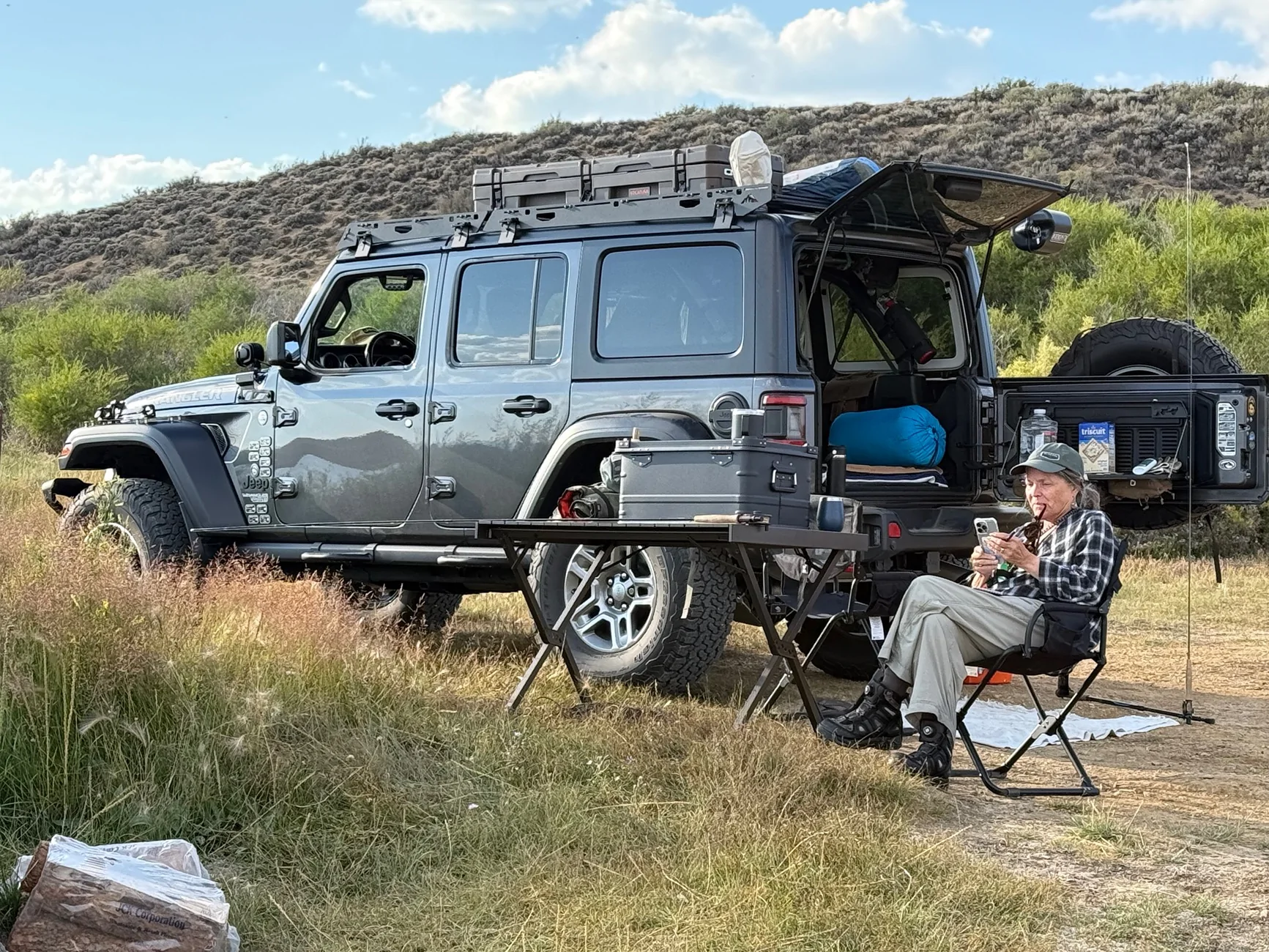 Jeep Wrangler JL Help me decide- ANVIL vs GRANITE on a MOAB IMG_0160