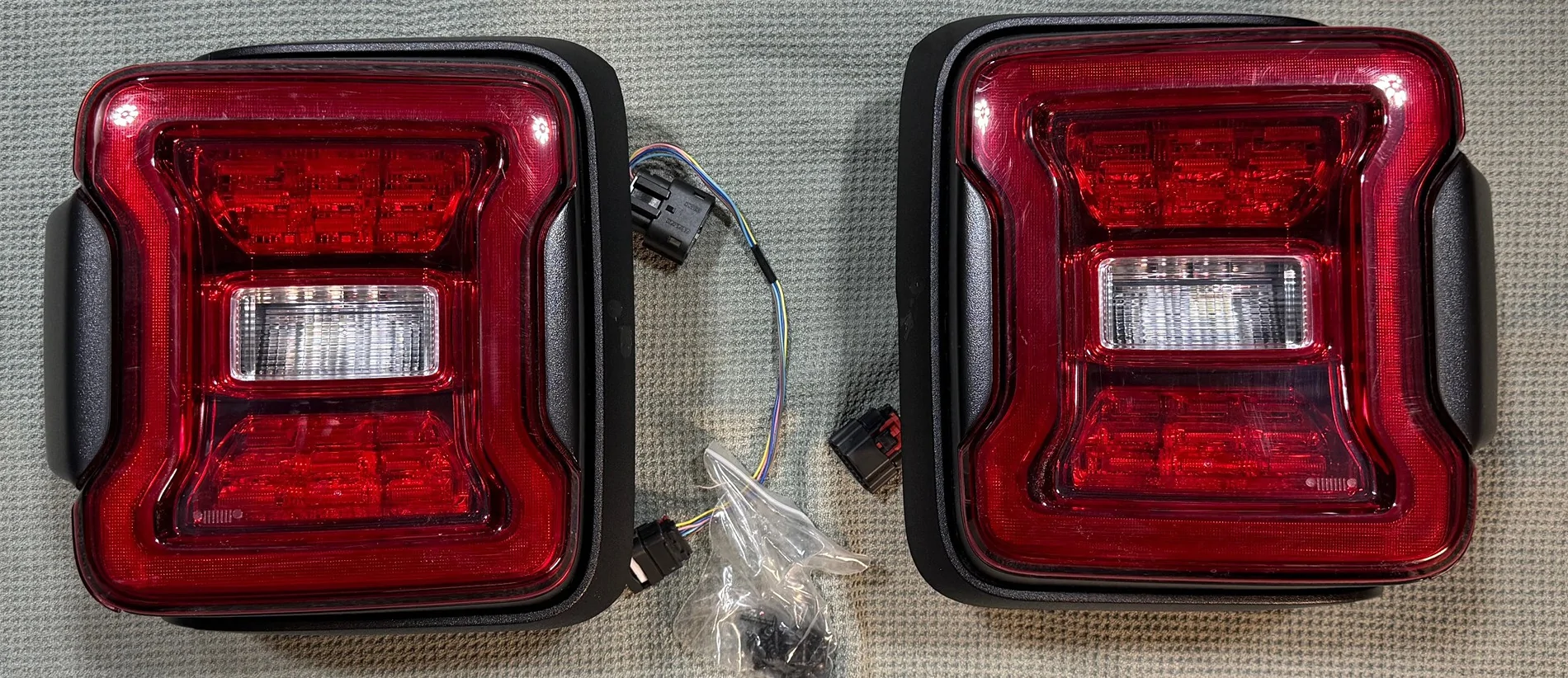 Jeep Wrangler JL OEM LED Brake Lights IMG_6608