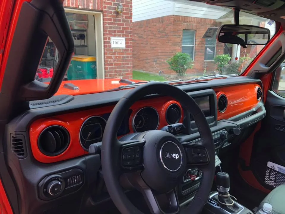 Jeep Wrangler JL JL Dash Color Changes 44475012_2154022271315521_2768603010685730816_n