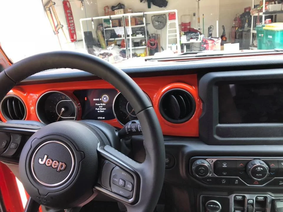 Jeep Wrangler JL JL Dash Color Changes 44576982_2154022257982189_5406258386981355520_n