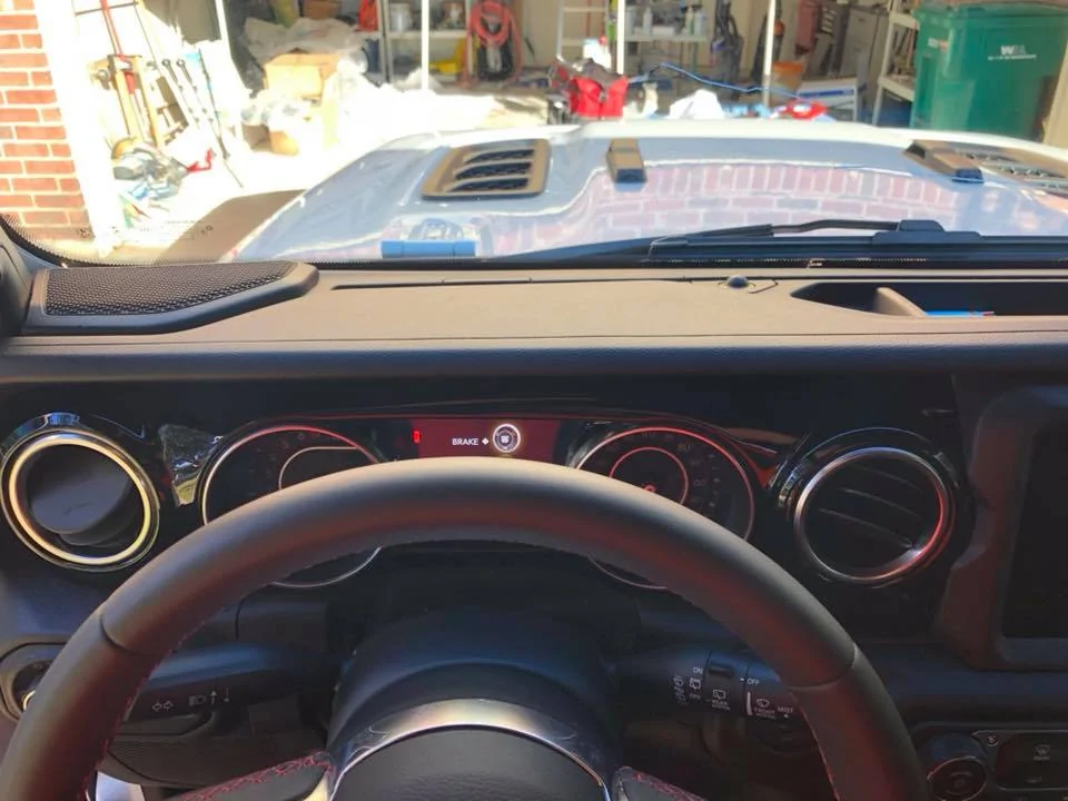 Jeep Wrangler JL JL Dash Color Changes 45273634_2174008732650208_5067792853564915712_n