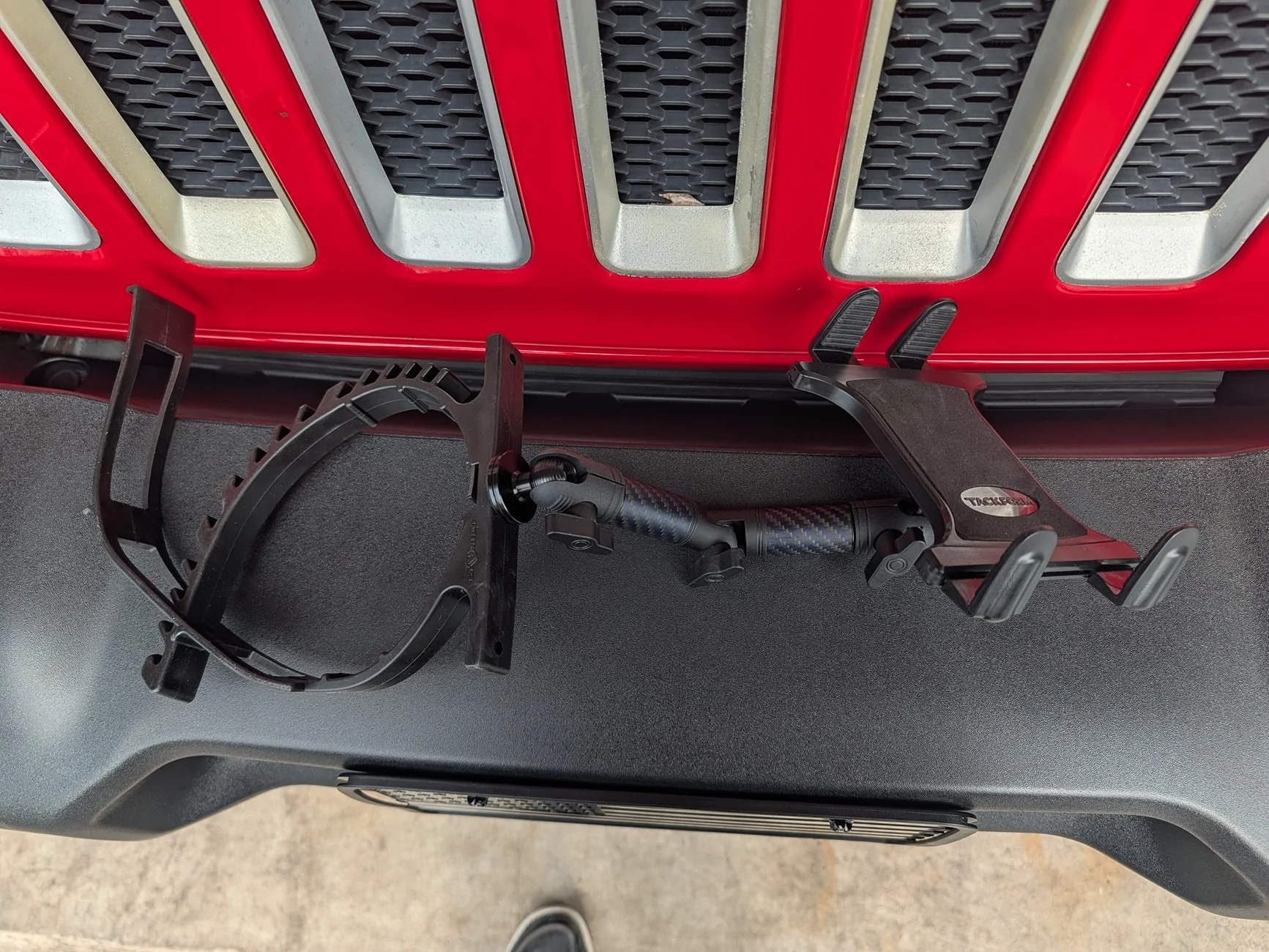 Jeep Wrangler JL Rear Roll Bar Tablet Mount PXL_20260403_202547251