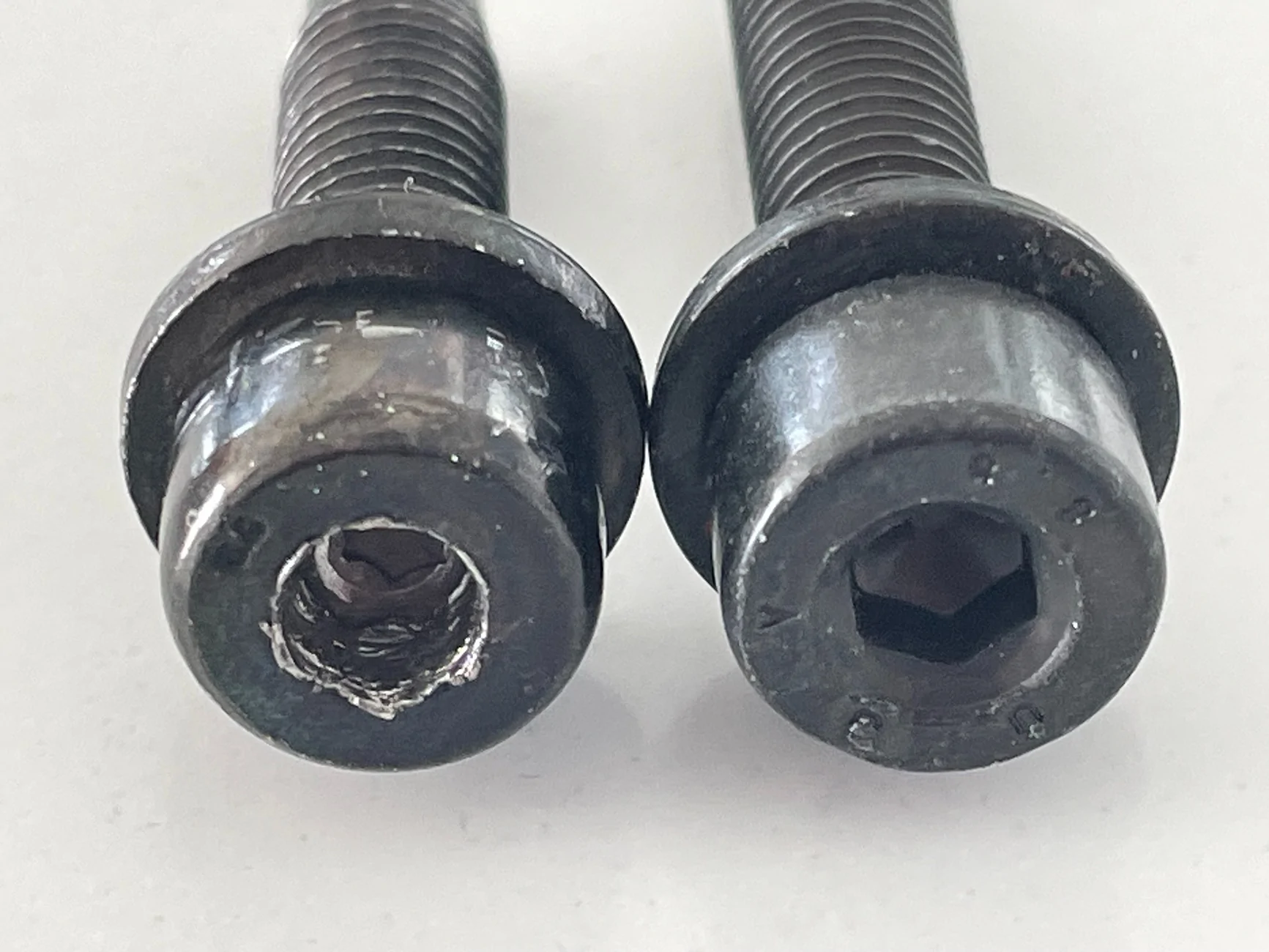 Jeep Wrangler JL Folding Top Rear Panel Body Screws IMG_2009