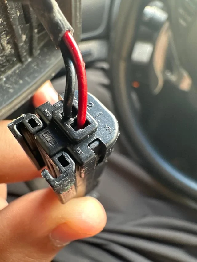 Jeep Wrangler JL Need help identifying passive entry door handle connector 34AE515B-D76A-4F65-BC02-3CB6D6F05BB4