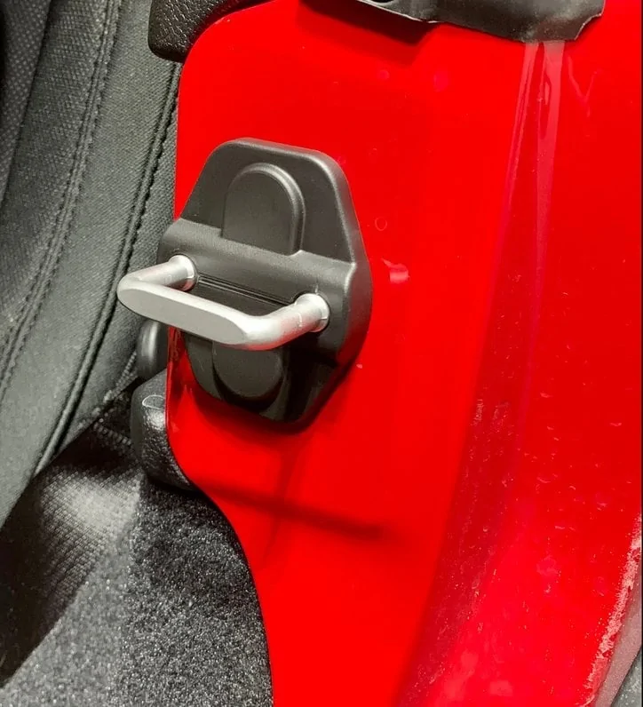 Jeep Wrangler JL Wind noise coming through passenger door 745921_D97D6034