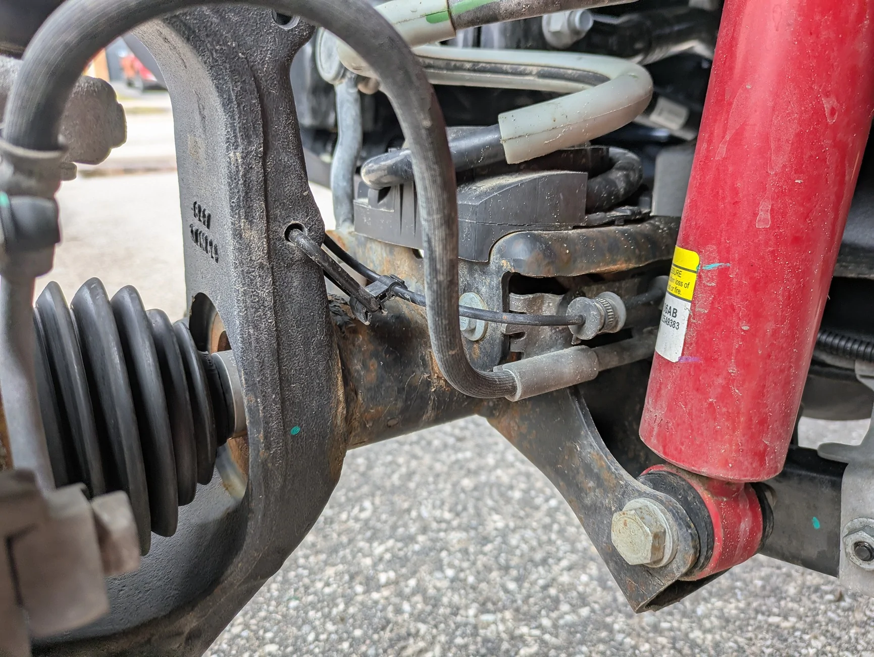 Jeep Wrangler JL Is this amount of rust normal (9 months old) 6000 miles PXL_20260403_182821510