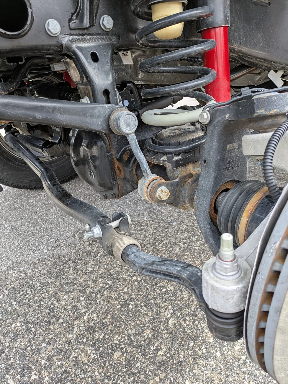 Jeep Wrangler JL Is this amount of rust normal (9 months old) 6000 miles PXL_20260403_182744073