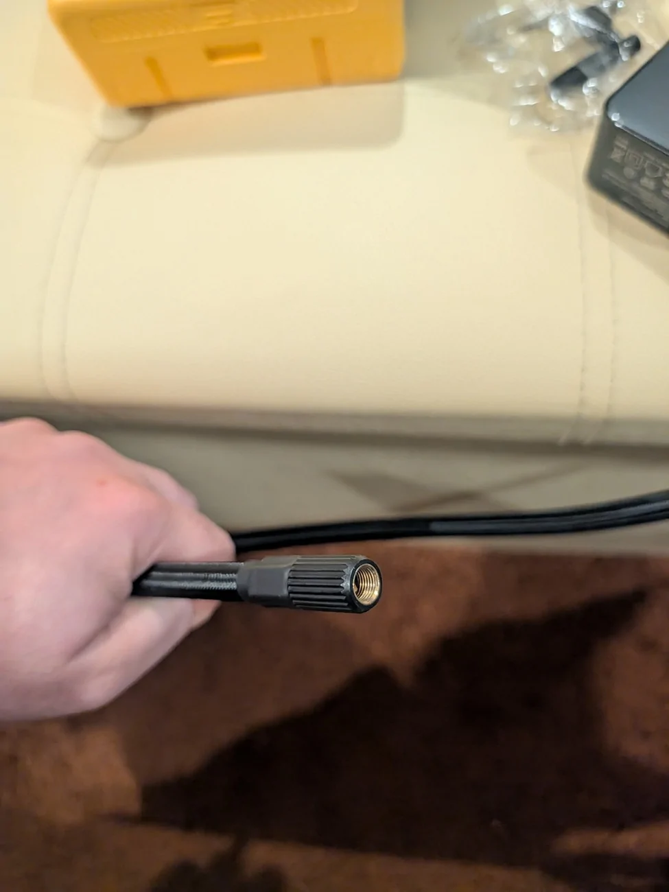 Jeep Wrangler JL Auxito AT1 Inflator & Charger - Review PXL_20260405_132219166