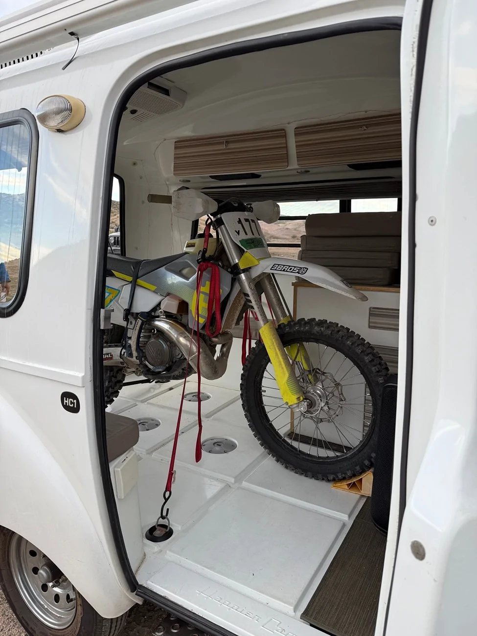Jeep Wrangler JL Lil Sports guide from Marketplace Mojave to a Raptor hunting journey IMG_2413