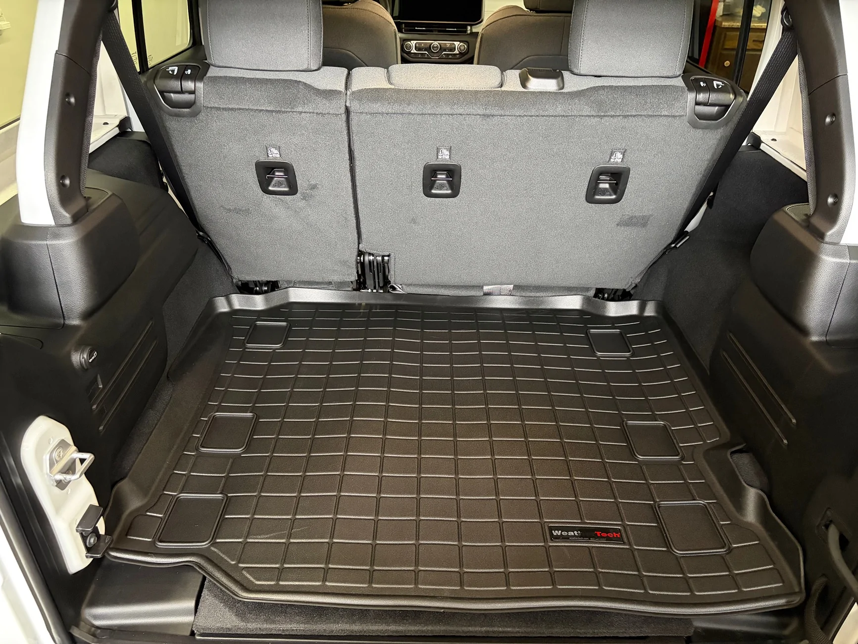 Jeep Wrangler JL 2024 JLU Rubicon X cargo mat ideas IMG_5980