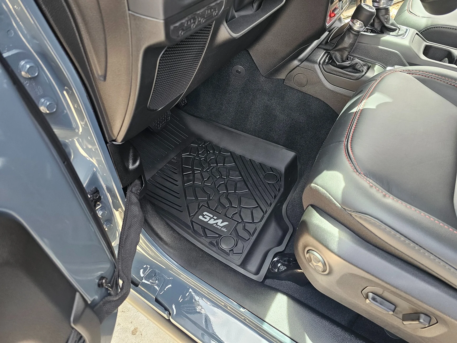 Jeep Wrangler JL 3Wliners Review: Floor Mats Liners & Cargo Mat 392 Moab 3Wliners 2