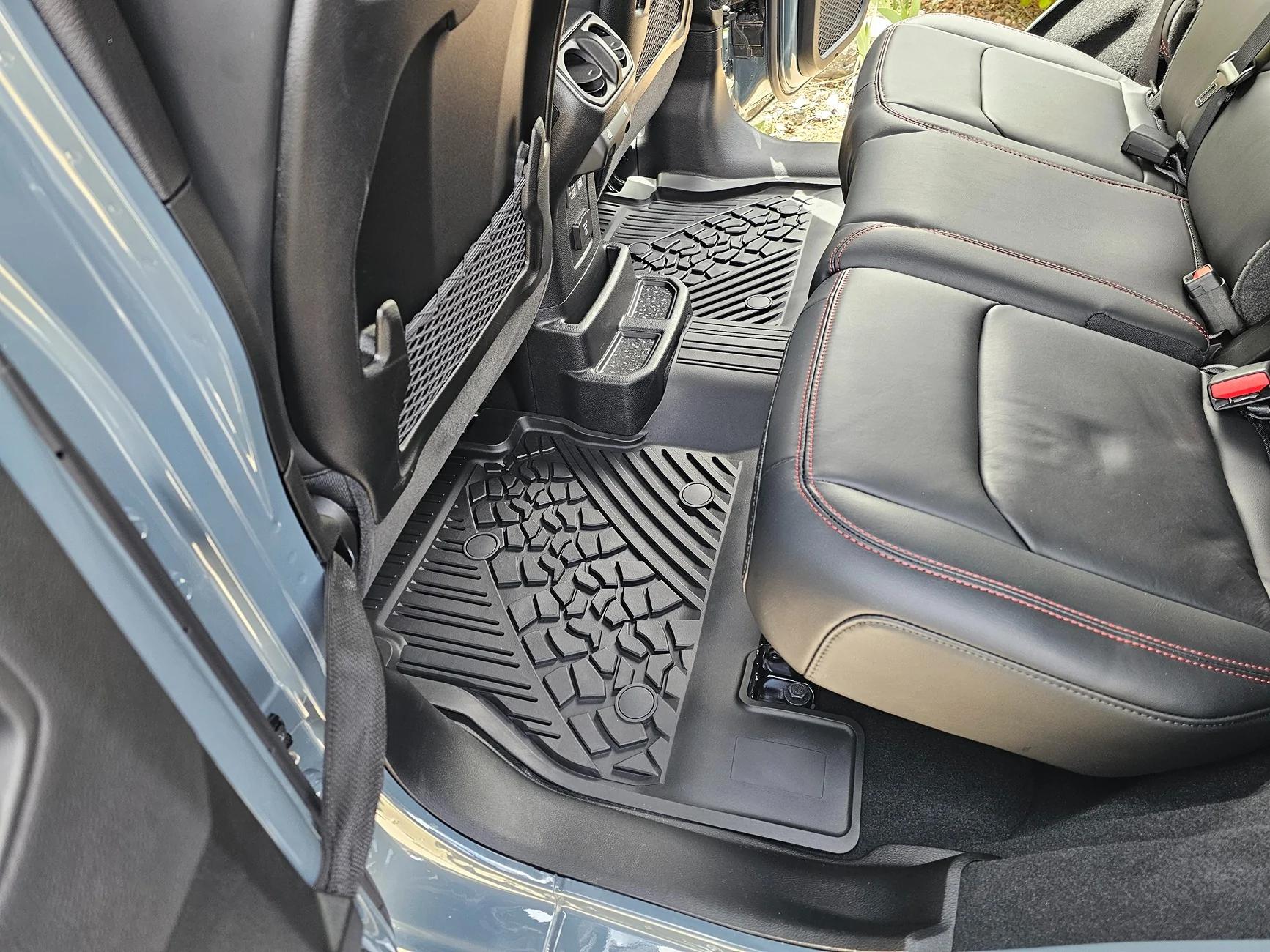 Jeep Wrangler JL 3Wliners Review: Floor Mats Liners & Cargo Mat 392 Moab 3Wliners 1