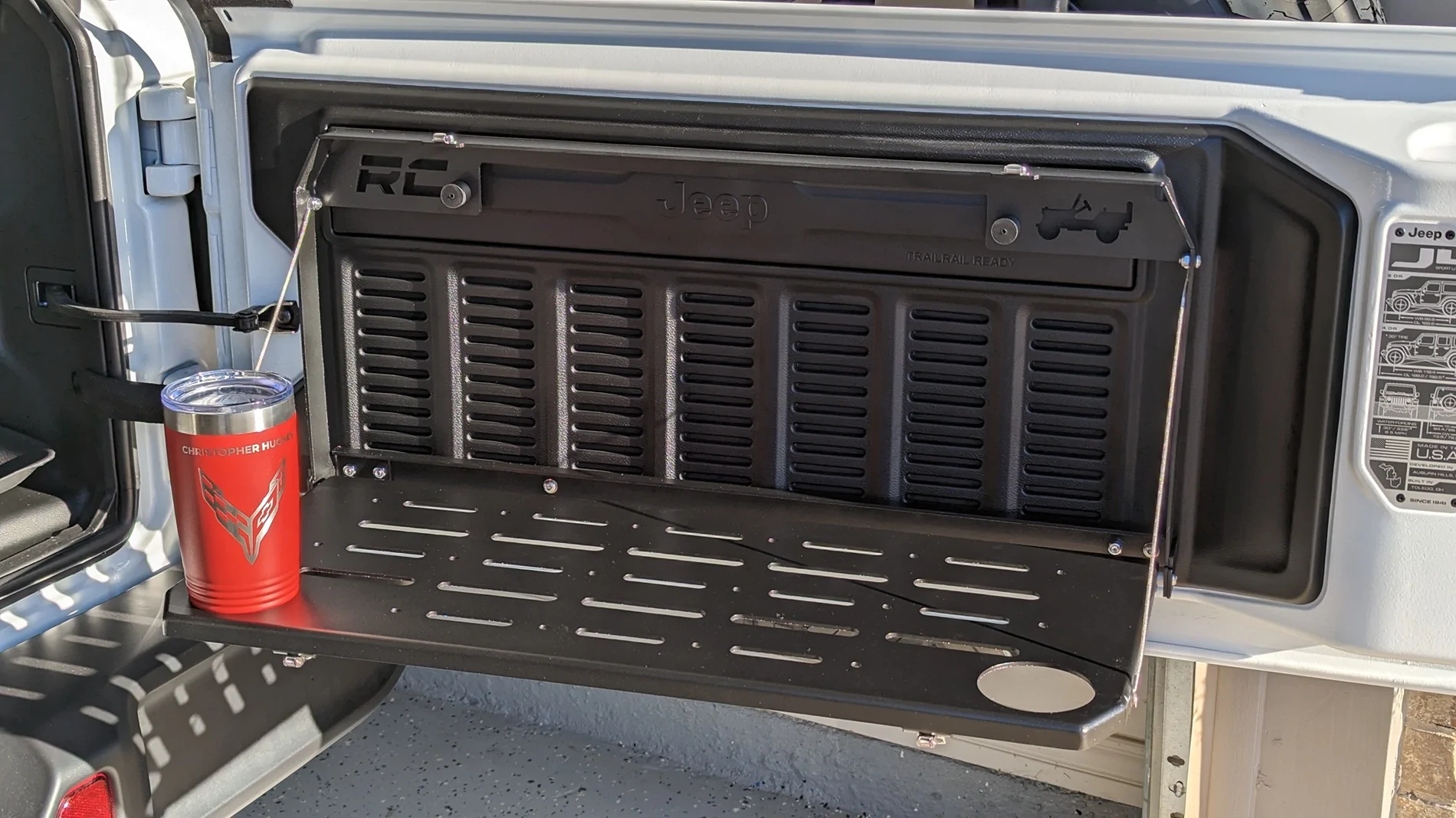 Jeep Wrangler JL A better tailgate table than Mopar? 42333d35-d357-412e-bccd-1774f1c4548c-1_all_395