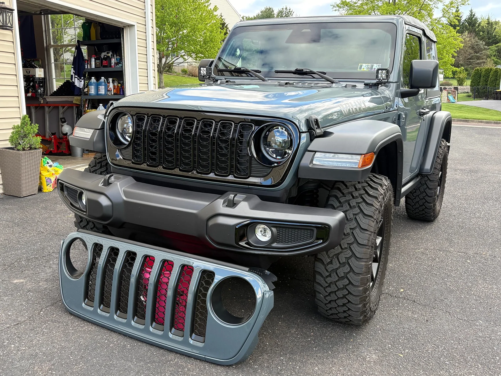 Jeep Wrangler JL Classic Style Grille (from Distinction Applied) swap on my 2025 Willys tempImagekZzT4z
