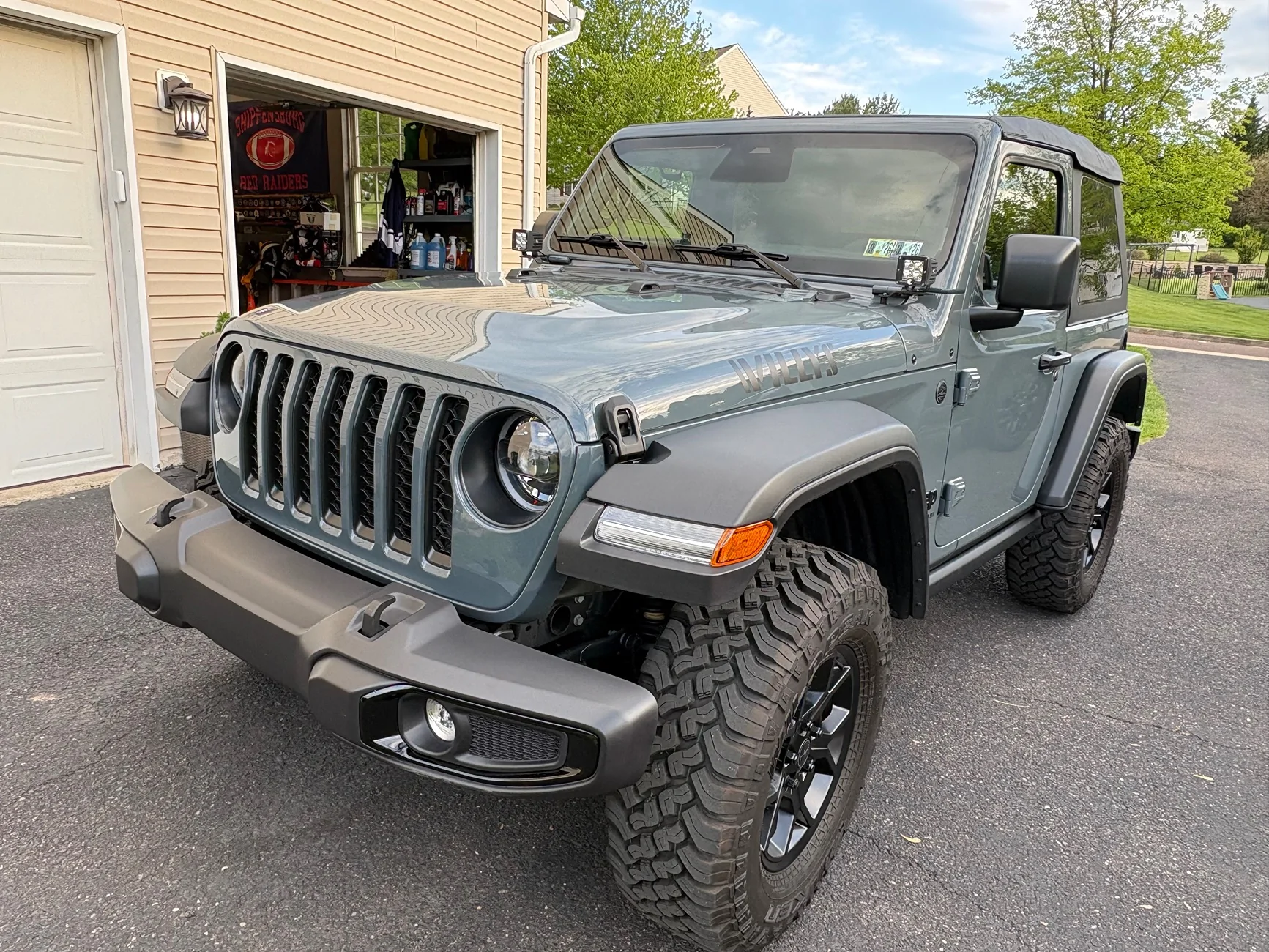Jeep Wrangler JL Classic Style Grille (from Distinction Applied) swap on my 2025 Willys tempImaged1sIV7