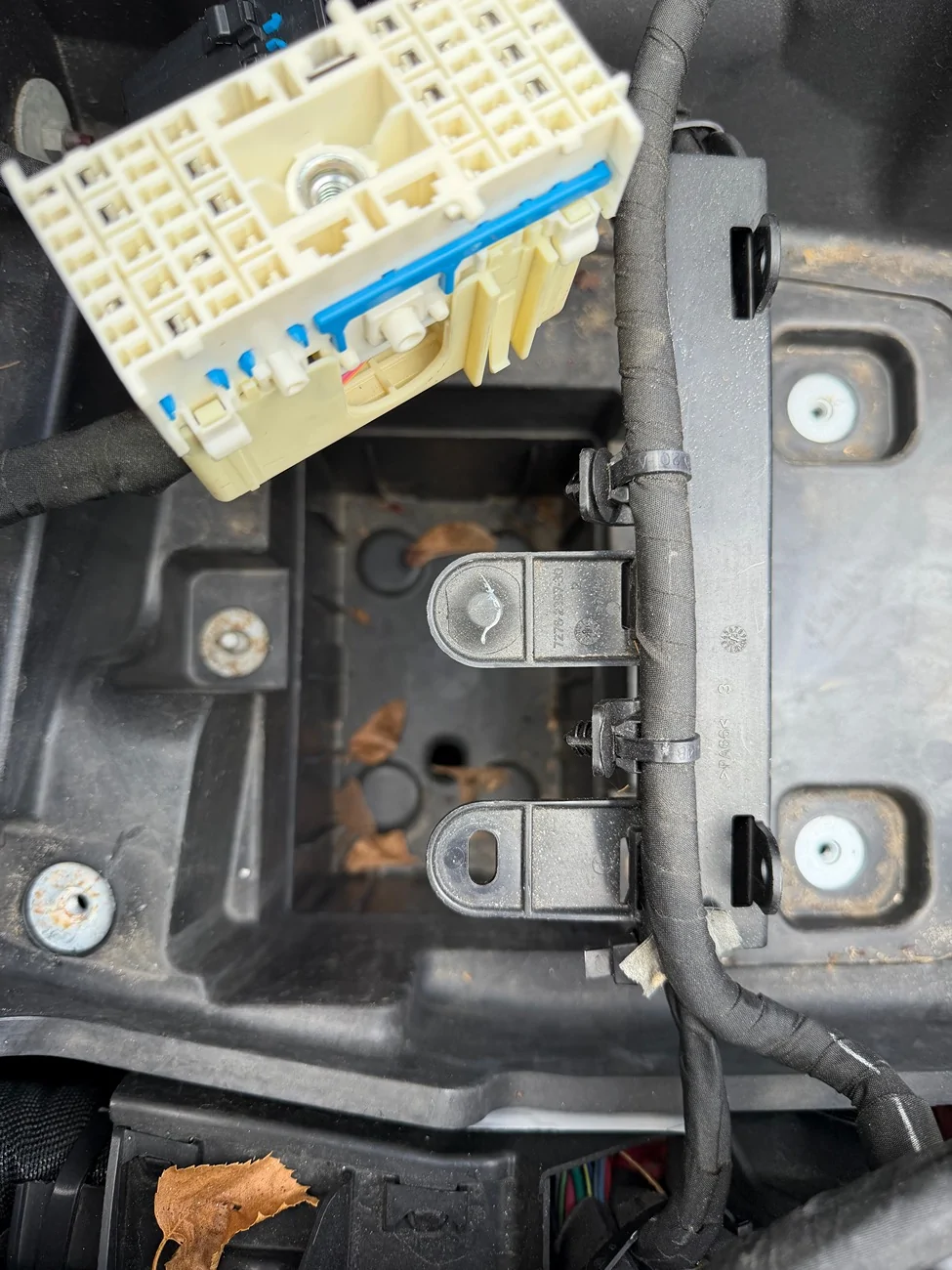 Jeep Wrangler JL Aux battery missing IMG_2861