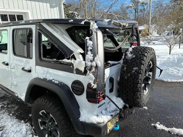 Jeep Wrangler JL Hardtop damage during transport IMG_0182