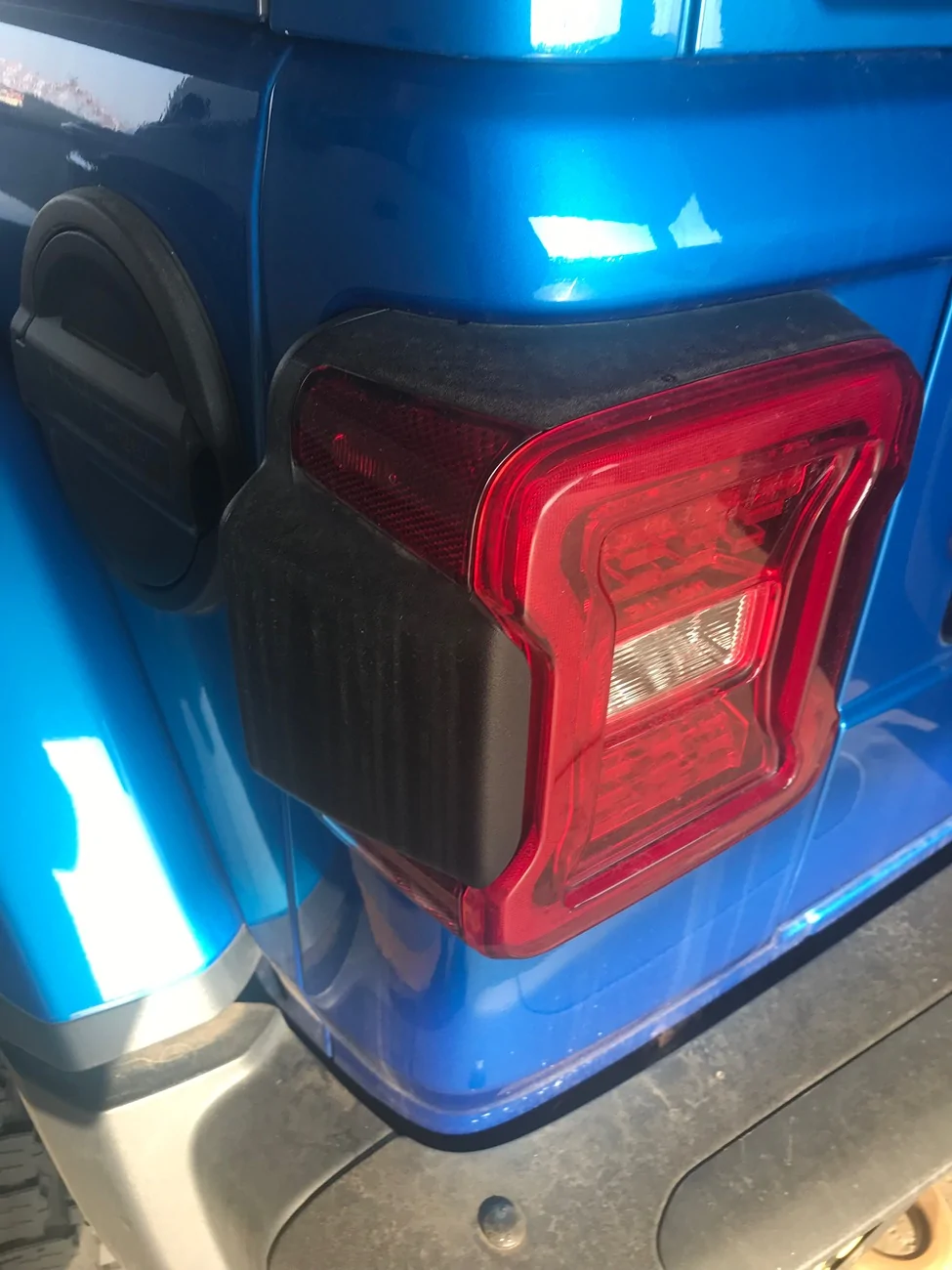 Jeep Wrangler JL Morimoto tail lights A78AB291-420C-424A-BED5-3D510408C5AE