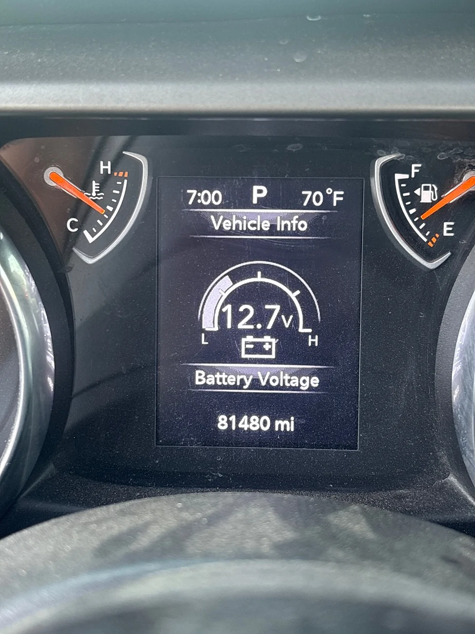 Jeep Wrangler JL Dash Reading 12.7 Battery Voltage imag