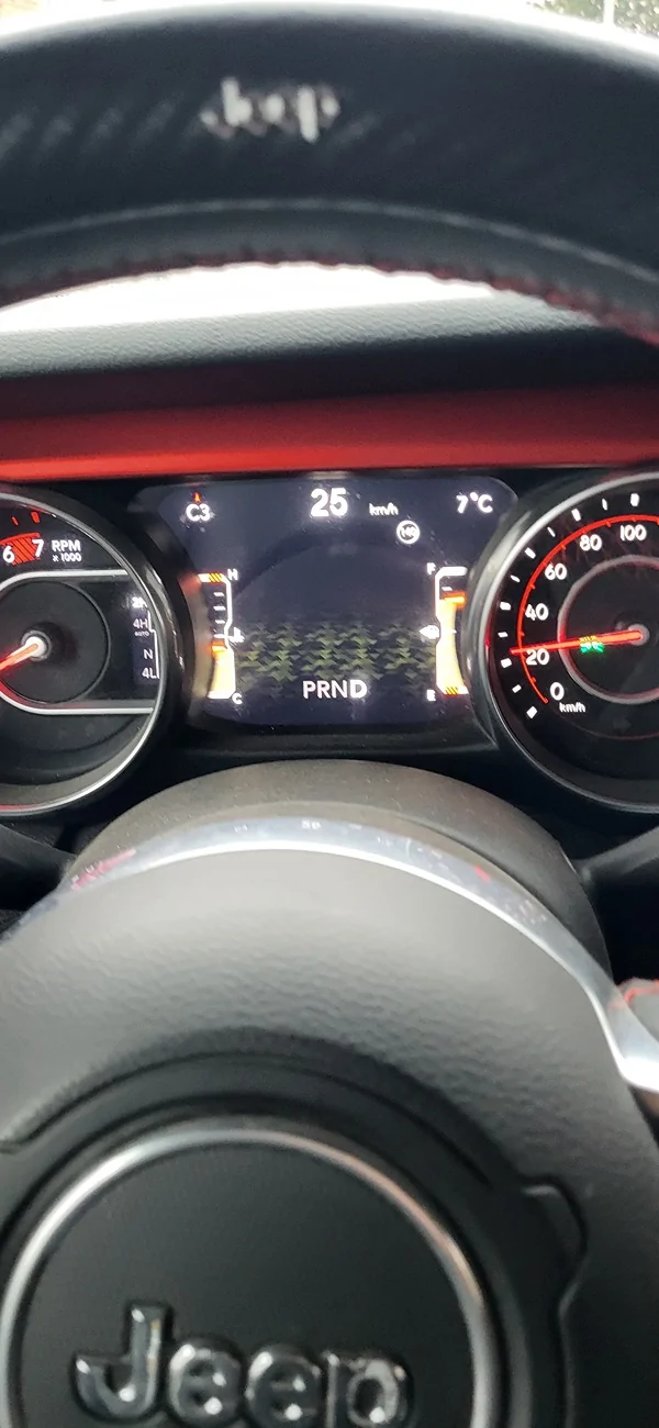 Jeep Wrangler JL an empty dashboard 1000099727