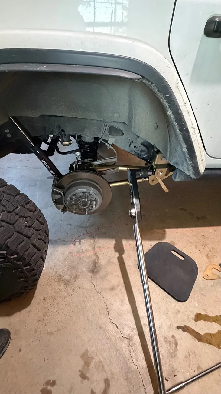 Jeep Wrangler JL Tightening jam nuts IMG_5102