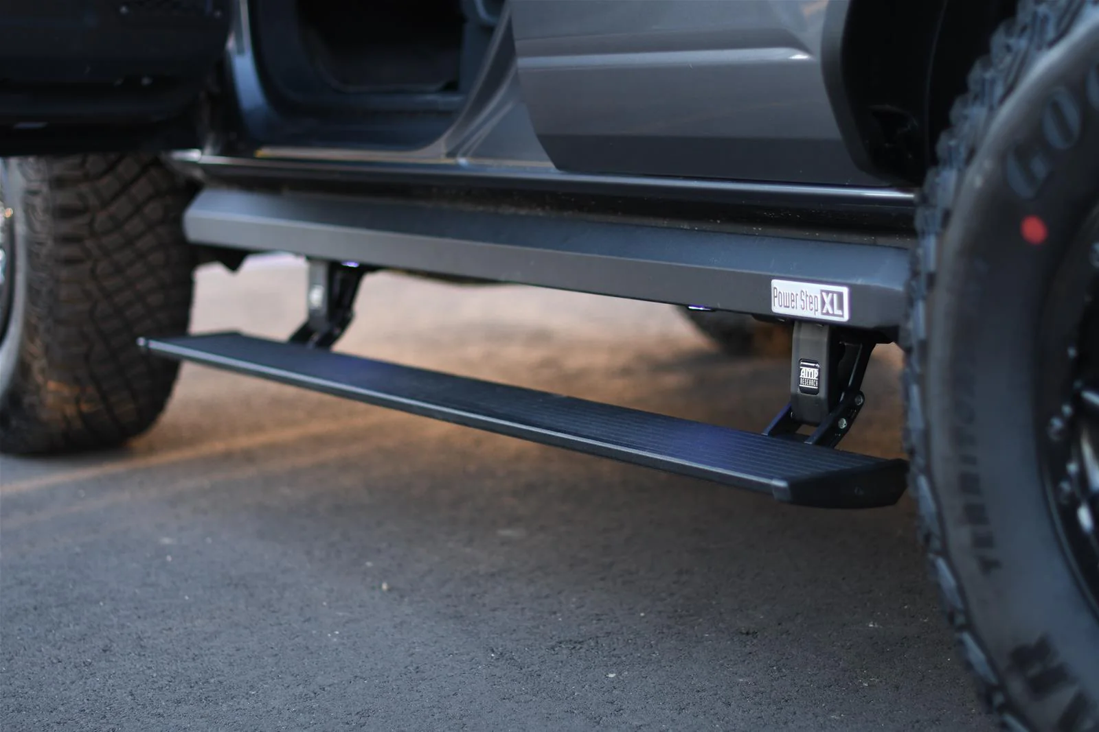 Jeep Wrangler JL Amp power steps and tow bar IMG_3294