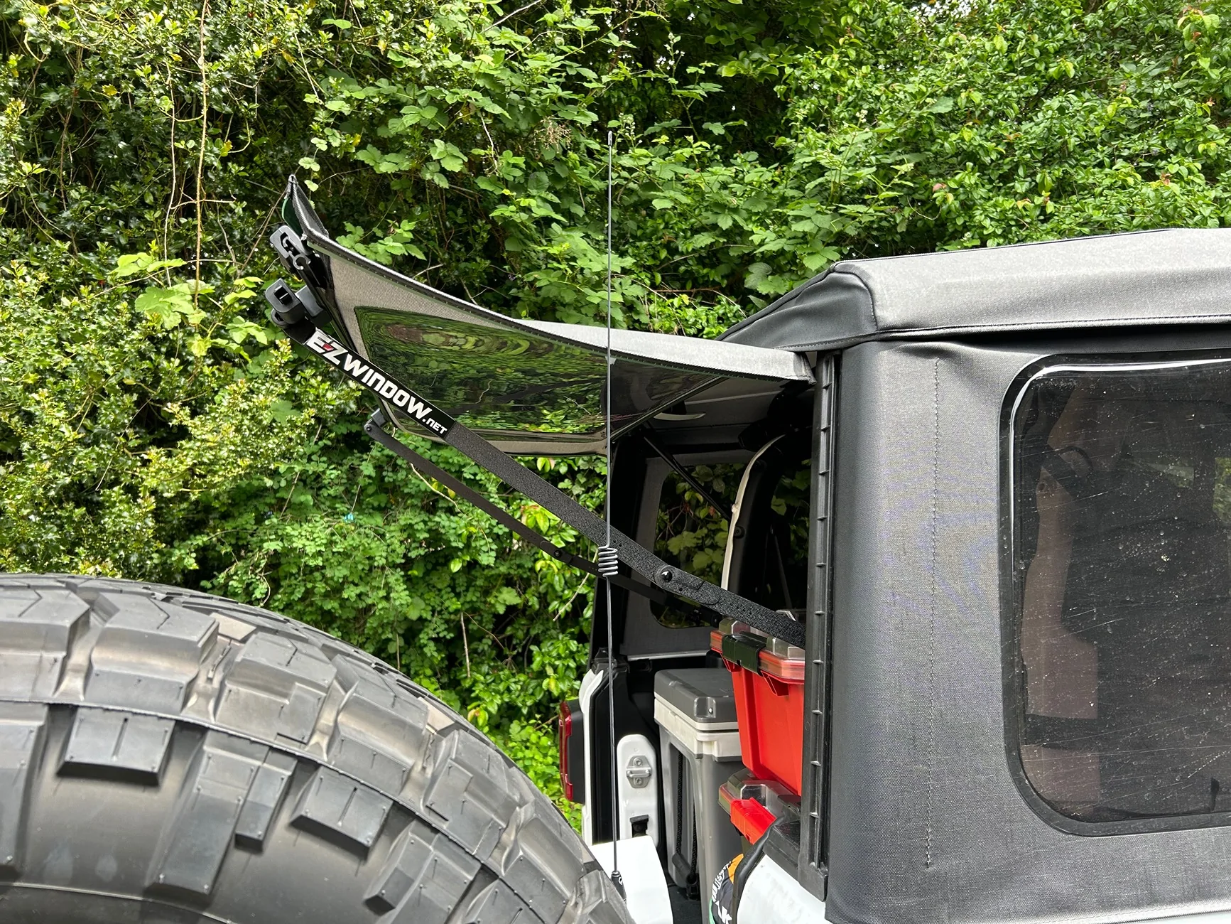 Jeep Wrangler JL rear plastic window [roll up] IMG_3886
