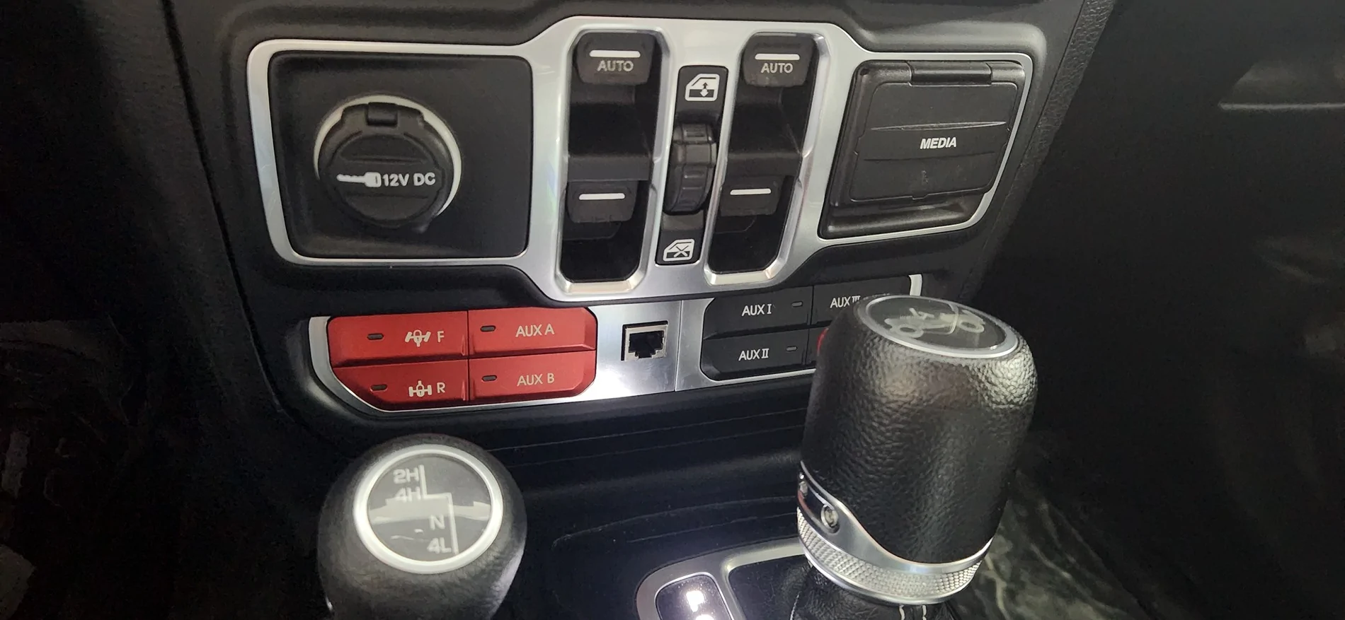 Jeep Wrangler JL Switch Panel Recommendations 20260307_151804