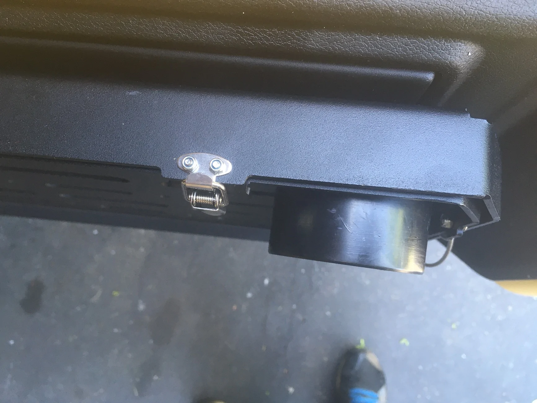 Jeep Wrangler JL Rough Country Tailgate Table - Cup Holder Measurement Needed ch3