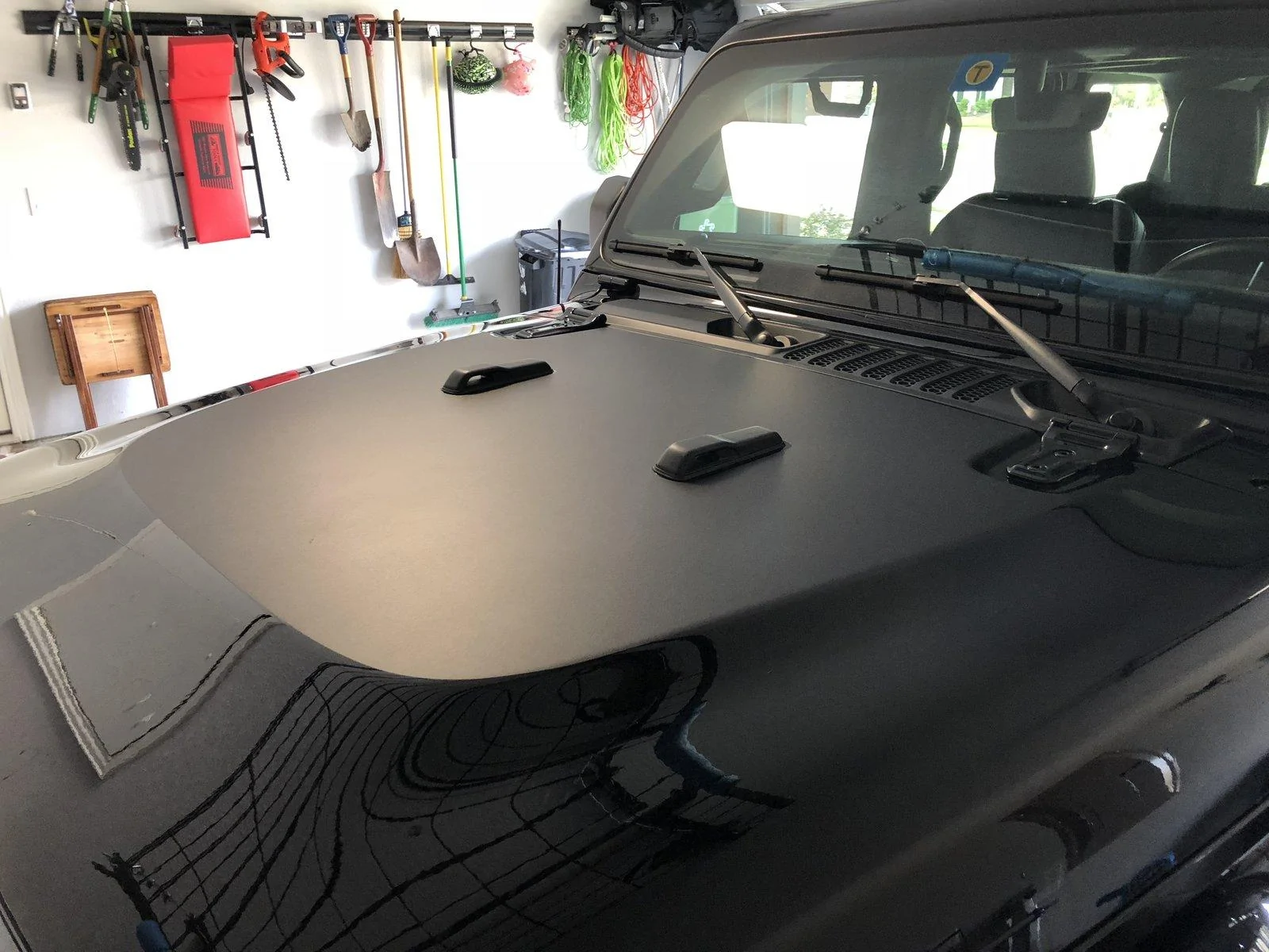 Jeep Wrangler JL Sunlight reflection off the hood 63887F77-D326-421B-B3B9-AB957549CDD2