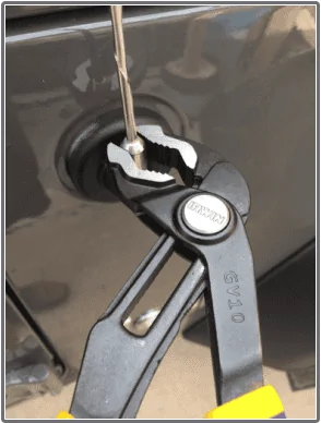 Jeep Wrangler JL Rydonair Antenna Install Screen Shot 2018-11-05 at 8.32.24 AM