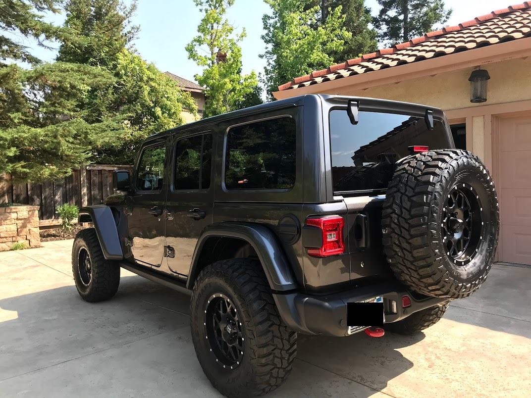 Jeep Wrangler JL Replaced 35's with 37's today rear
