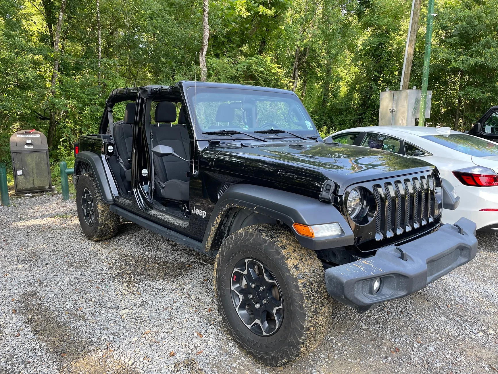 Jeep Wrangler JL Jeep life is rough... IMG_1117