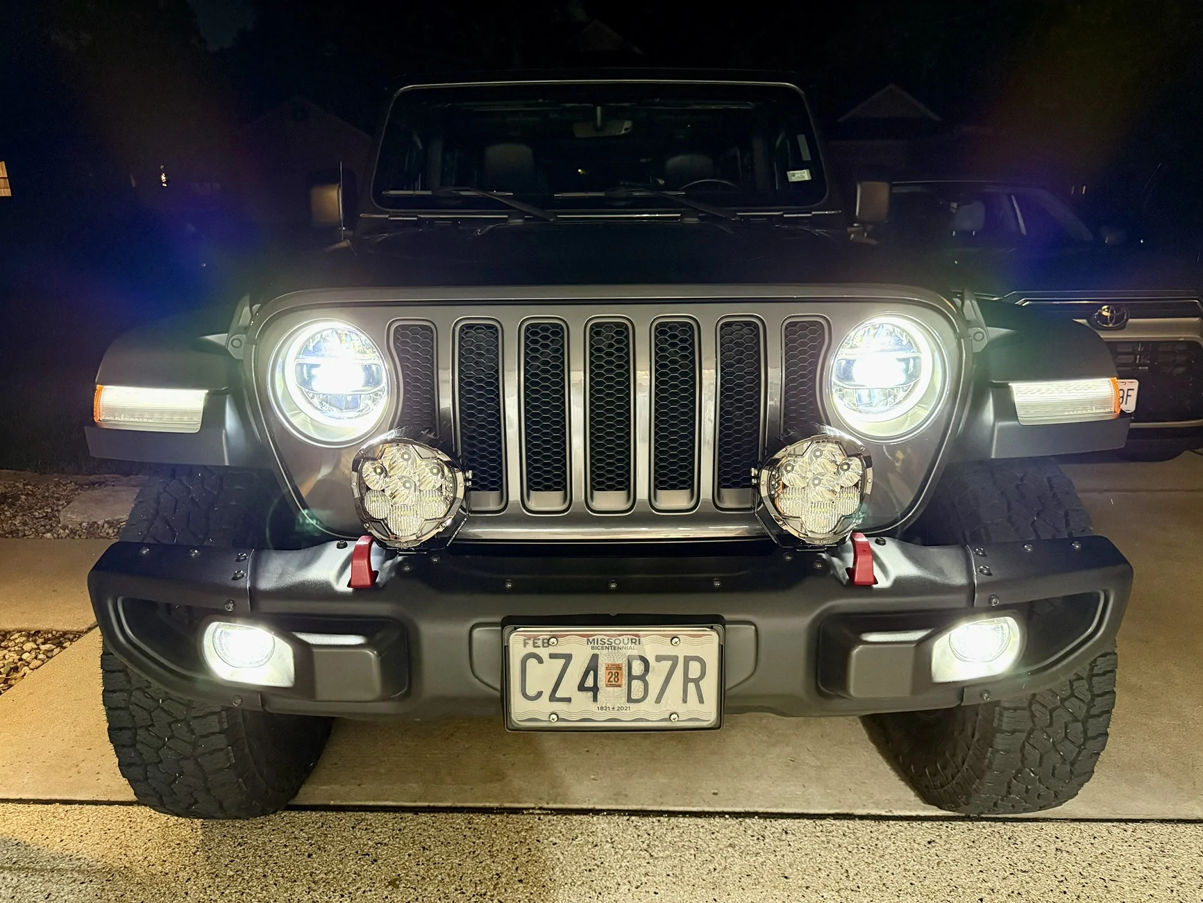 Jeep Wrangler JL Suparee Helm 7 Lights Review IMG_5133
