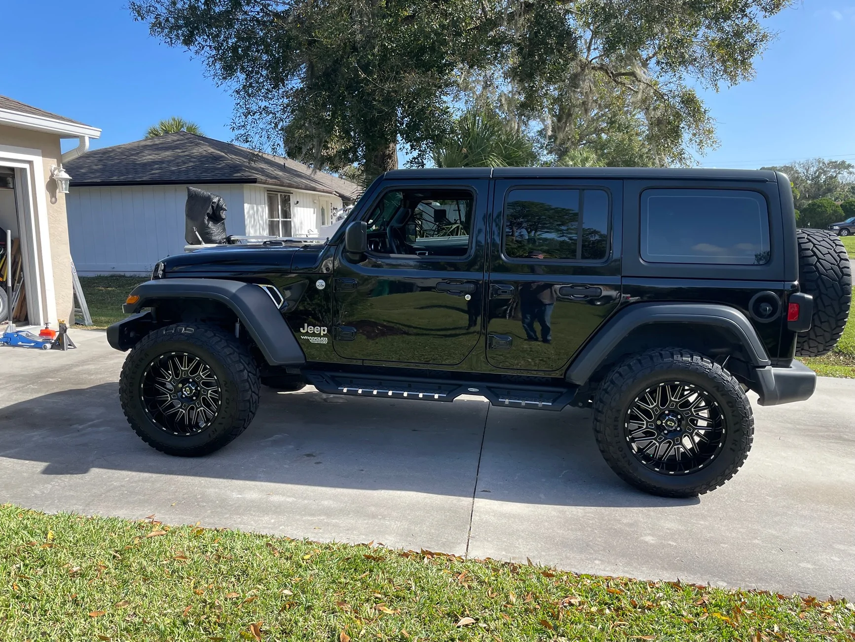 Jeep Wrangler JL Jeep life is rough... IMG_5642