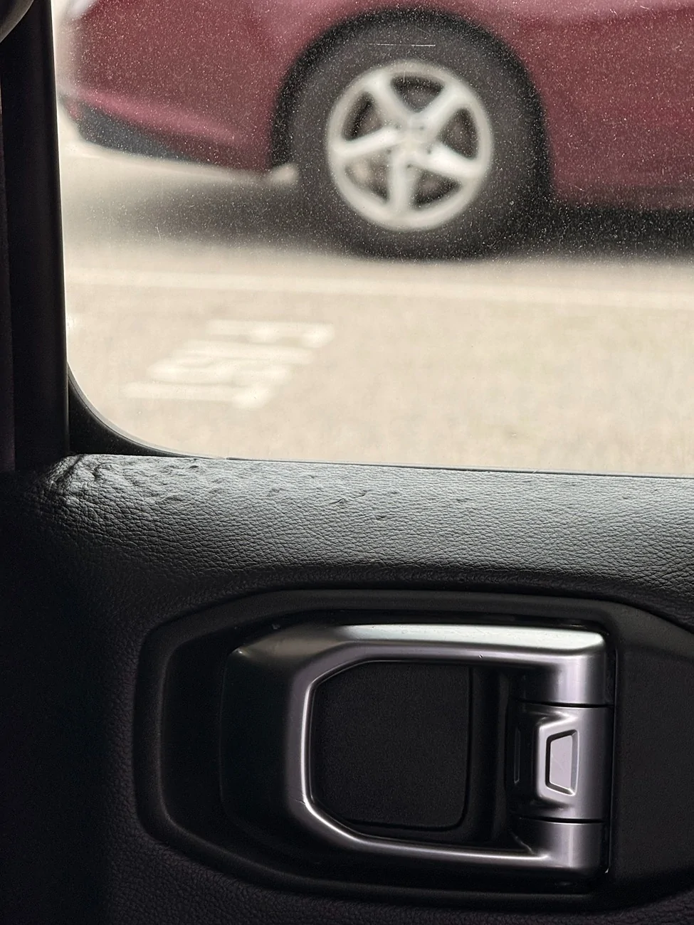 Jeep Wrangler JL Too much Rust? Looking to potentially buy this 2018 JLU Sahara IMG_2702