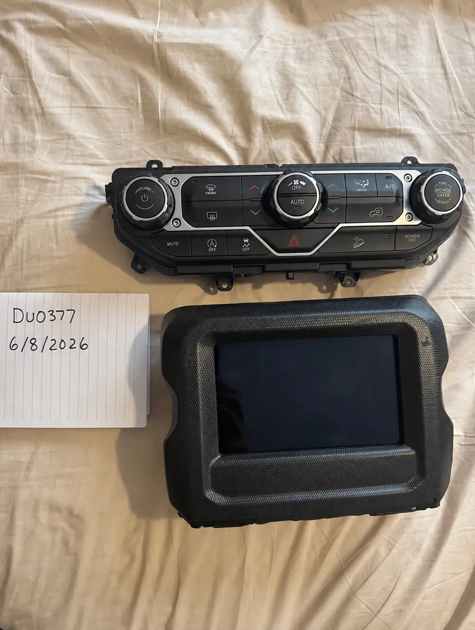 Jeep Wrangler JL 7 inch Uconnect and HVAC stack CDF3E879-54CA-4F11-B933-BB2FA570D81D