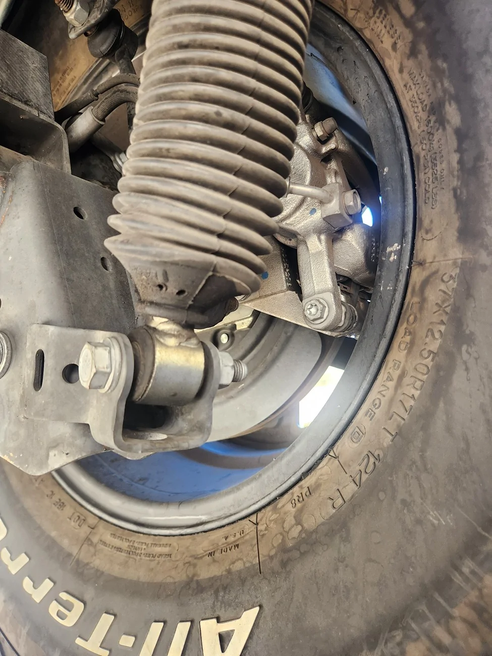 Jeep Wrangler JL Leaking AEV RT5100 shocks 20260615_080027