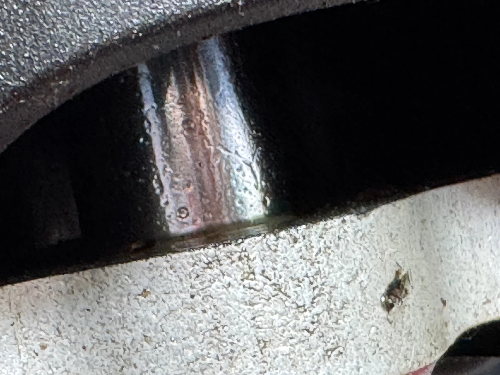 Jeep Wrangler JL Oily rear shock?  Normal? IMG_1220
