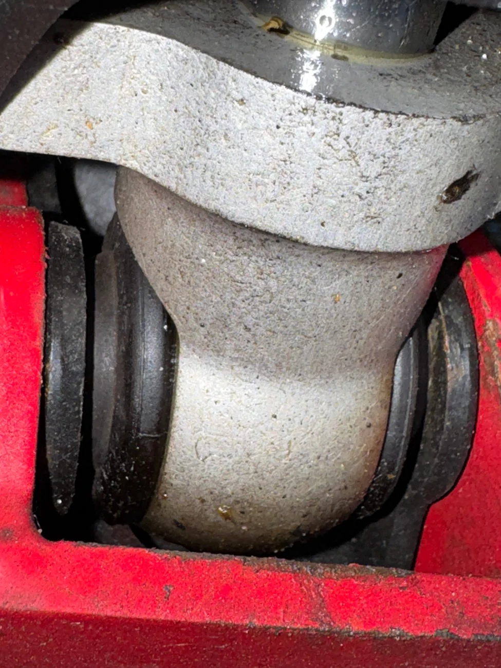 Jeep Wrangler JL Oily rear shock?  Normal? IMG_1222