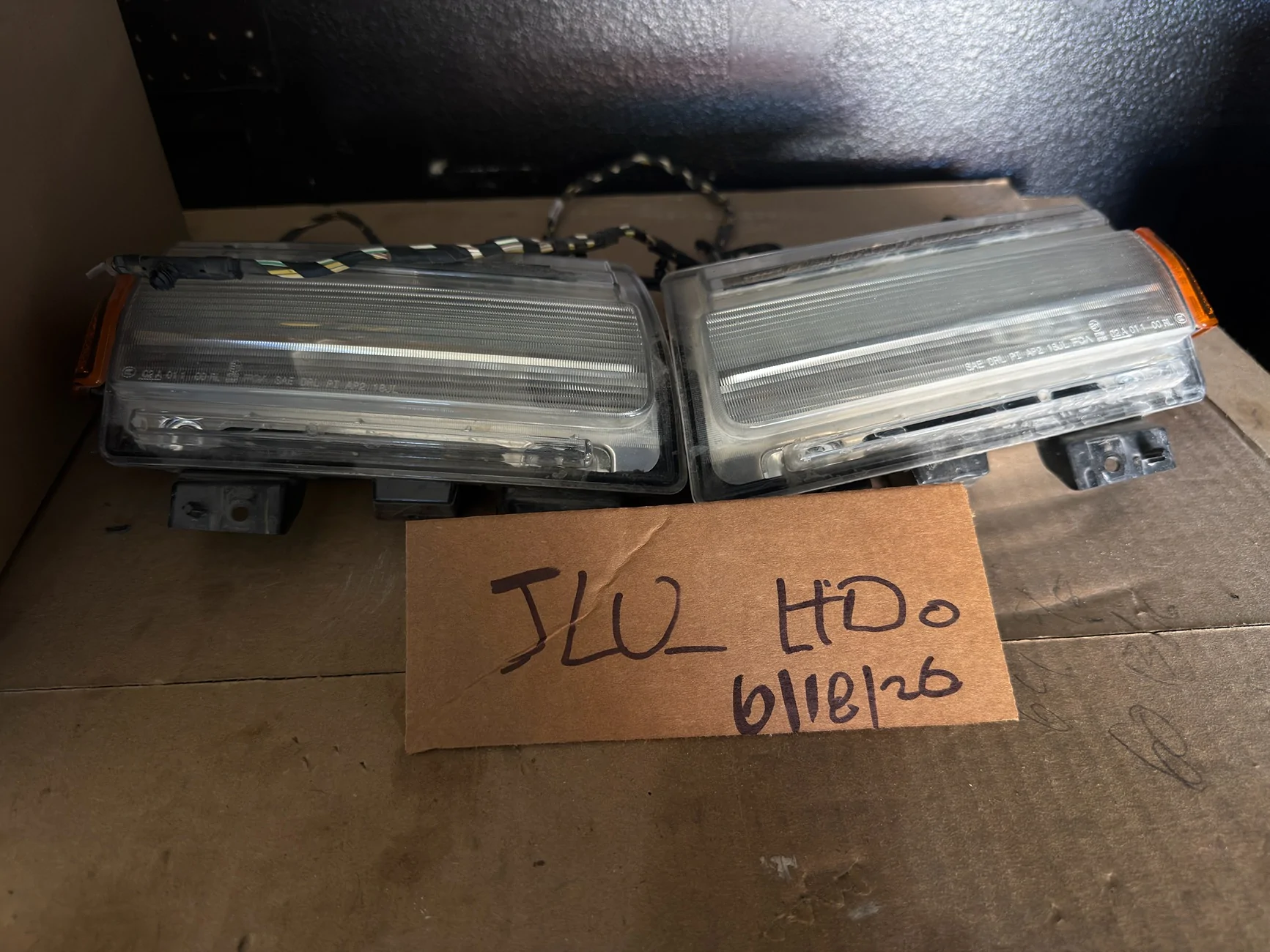 Jeep Wrangler JL OEM RUBICON LED SIGNAL LIGHTS IMG_3123